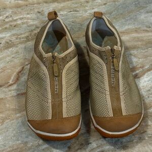 Women’s MERRELL Lorelei Zip Up deep tan sneakers- Size 9.5